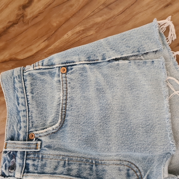 Levis 8 Denim Low Waist Shorts | Ripped Denim Summer Shorts with Sides Slits - Picture 4 of 9